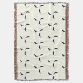 ミニマリスト沿岸ジャパンディのベッドルームデコールイルカ スローブランケット (正面縦)