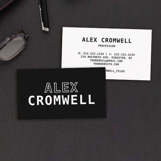 ミニマリスト白黒はっきりしたタイポグラフィ 名刺