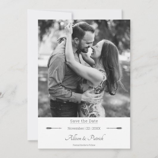 ミニマリスト矢印の写真日付を保存 |白 セーブザデート (正面)