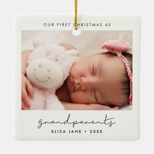 ミニマリスト祖父母としての初めてのクリスマス セラミックオーナメント (裏面)