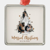 ミニマリスト私たちの最初の結婚したクリスマス3枚の写真 メタルオーナメント (正面)