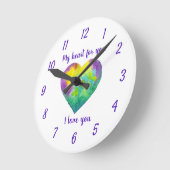 ミニマリスト私はあなたを愛する虹の水色ハート ラウンド壁時計 (傾斜)