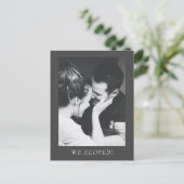 ミニマリスト美学 モノクロ写真で挙式 案内ポストカード (スタンド正面)