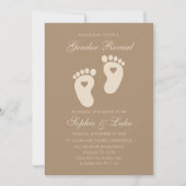 ミニマリスト茶色の足跡ジェンダーの表示パーティー 招待状 (正面)