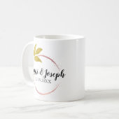 ミニマリスト追加カップル名日付バラピンク結婚ズ コーヒーマグカップ (正面左)