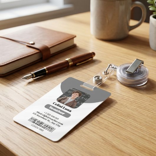 ミニマリスト グレイ 教師 フォト ID バッジ