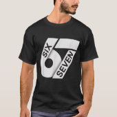 ミニマリスト シックス セブン 67 デザイン Tシャツ (正面)