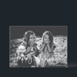 ミニマリスト タイポグラフィ オーバーレイ フォト ハヌカ シーズンカード<br><div class="desc">ミニマリスト ホワイト スクリプト タイポグラフィ オーバーレイ フォト ハッピー ハヌカ ホリデー カード</div>