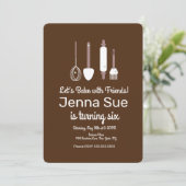 ミニマリスト バースデーパーティー お菓子作り道具 招待状 (スタンド正面)