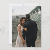 ミニマリスト モダン 2 枚の写真の結婚式での秘密の挙式 案内状 (裏面)