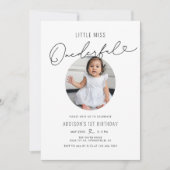 ミニマリスト リトル ミス ワンダフル 1歳の誕生日 招待状 (正面)