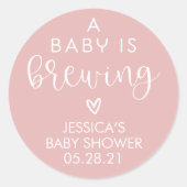 ミニマリストAベビーは赤ちゃんシャワーの好意を醸造している ラウンドシール (正面)