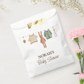 ミニマリストBoho男の子の服ベビーシャワー フェイバーバッグ (封をした状態)