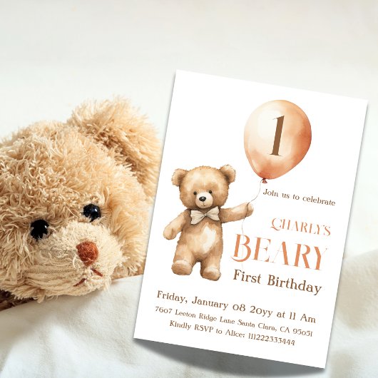 ミニマリストLittle Bear Beige Beary 1st Birthday 招待状