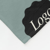 ミニマリストSageカラーカスタム会社ロゴ フリースブランケット (角)