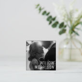 ミニマリモダンストシンプルプロフェッショナルブラック写真 スクエア名刺 (スタンド正面)