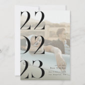 ミニマルでおしゃれな黒と白の「Save the date」 招待状 (正面)