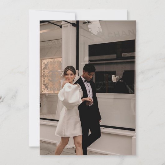 ミニマルでおしゃれな黒と白 招待状 (裏面)