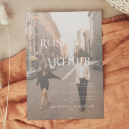 ミニマルでおしゃれな黒と白 招待状