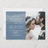 ミニマルでエレガントなダスティーブルーの写真ウェディング 招待状 (正面)