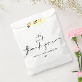 ミニマルでスイートな感謝を表すブラック＆ホワイト フェイバーバッグ (封をした状態)