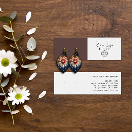 ミニマルなアースブラウンホワイトロゴイヤリングディスプレイ