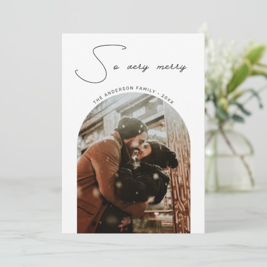 ミニマルなアーチクリスマスフォト | 非常メリーに シーズンカード (スタンド正面)