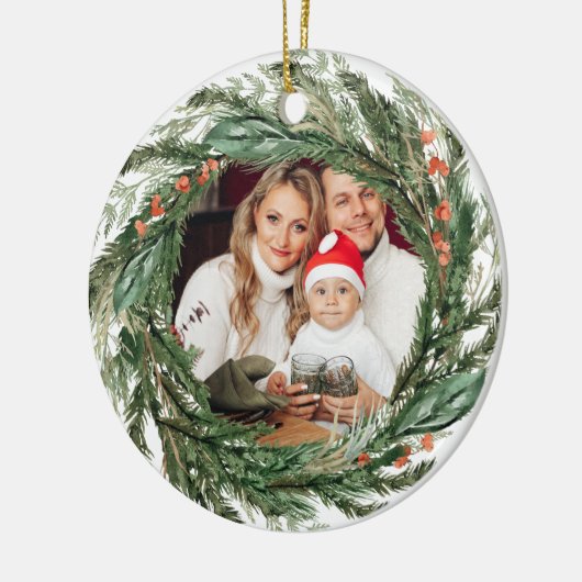 ミニマルなウィンターパインリース写真 セラミックオーナメント (左)