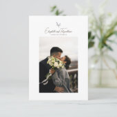 ミニマルなカップル手に花の写真 サンキューカード (スタンド正面)