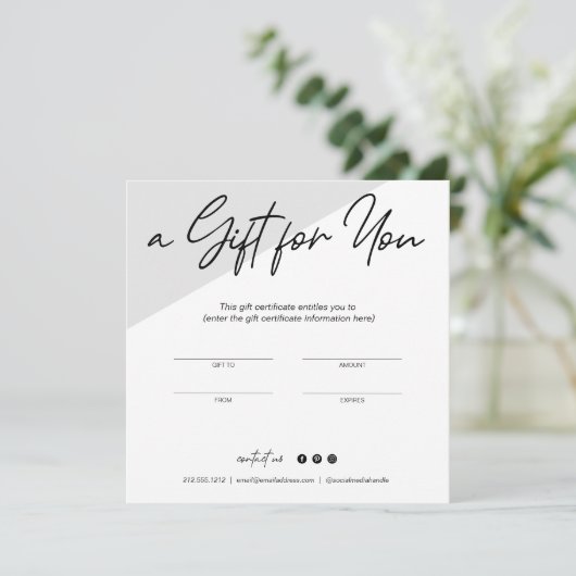 ミニマルなギフト券の名刺 (スタンド正面)