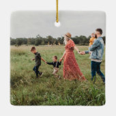 ミニマルなクリスマスの水の色の森林写真 セラミックオーナメント (裏面)