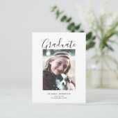 ミニマルなシックなブラシスクリプト写真卒業 案内ポストカード (スタンド正面)