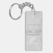 ミニマルなシックな白い大理石と名前をカスタムする キーホルダー (正面左)