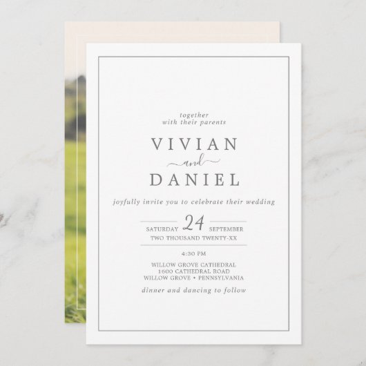 ミニマルなシルバーフォト結婚オンザバック 招待状 (正面/裏面)