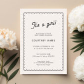 ミニマルなスカラップは女の子の赤ちゃんシャワーだ 招待状