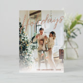 ミニマルなスクリプトファミリーフォトホリデーズスノーフレーク 箔シーズンカード (立ち正面)