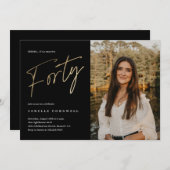 ミニマルなスクリプトブラックと金ゴールド40歳の誕生日 招待状 (正面/裏面)