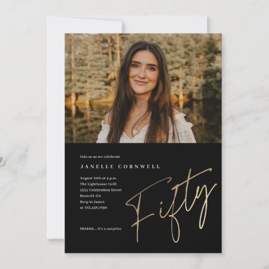 ミニマルなスクリプト金ゴールド50thフォト誕生日 招待状 (正面)