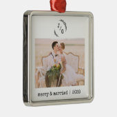 ミニマルなタイプライターメリーモノグラムと結婚した メタルオーナメント (右)