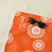 ミニマルなタンゲリンオレンジデイジーフローラ名 ビーチタオル (インサイチュ)