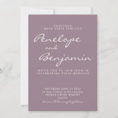 ミニマルなダスティパープル結婚スクリプトの写真 招待状 (正面)
