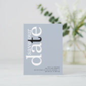 ミニマルなダスティブルーQRコード文字日付の保存 ポストカード (スタンド正面)