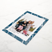 ミニマルなチェック柄 1枚の写真 青 縦 実物 箔シーズンカード (回転した状態)