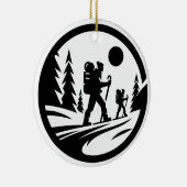 ミニマルなハイキングシルエット – 白黒 セラミックオーナメント (右)