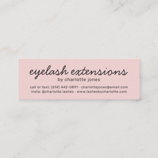 ミニマルなパステルピンクかわいい睫毛イラストレーション スキニー名刺 (裏面)