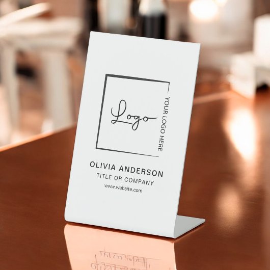 ミニマルなビジネスロゴプロフェッショナル モダン 台座サイン