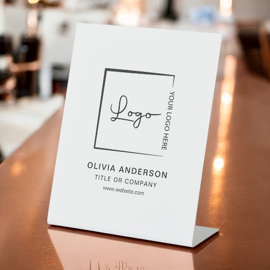 ミニマルなビジネスロゴプロフェッショナル モダン 台座サイン
