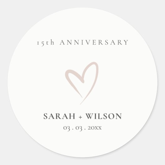 ミニマルなピンクのハート どんな年でも記念日 ラウンドシール (正面)