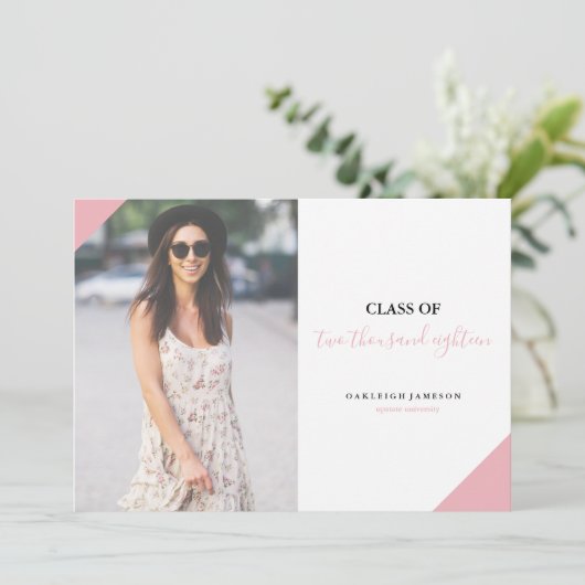 ミニマルなピンクの書道の卒業生の写真の発表 案内状 (スタンド正面)