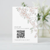 ミニマルなピンクの花のQRコード結婚式RSVP エンクロージャーカード (スタンド正面)